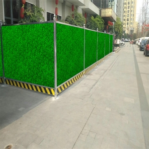 四川医院附近施工 金美城围挡降噪防尘